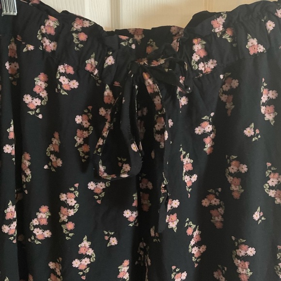 Melrose and Market Floral Black Ruffle Pants Size X-Large - Picture 6 of 14